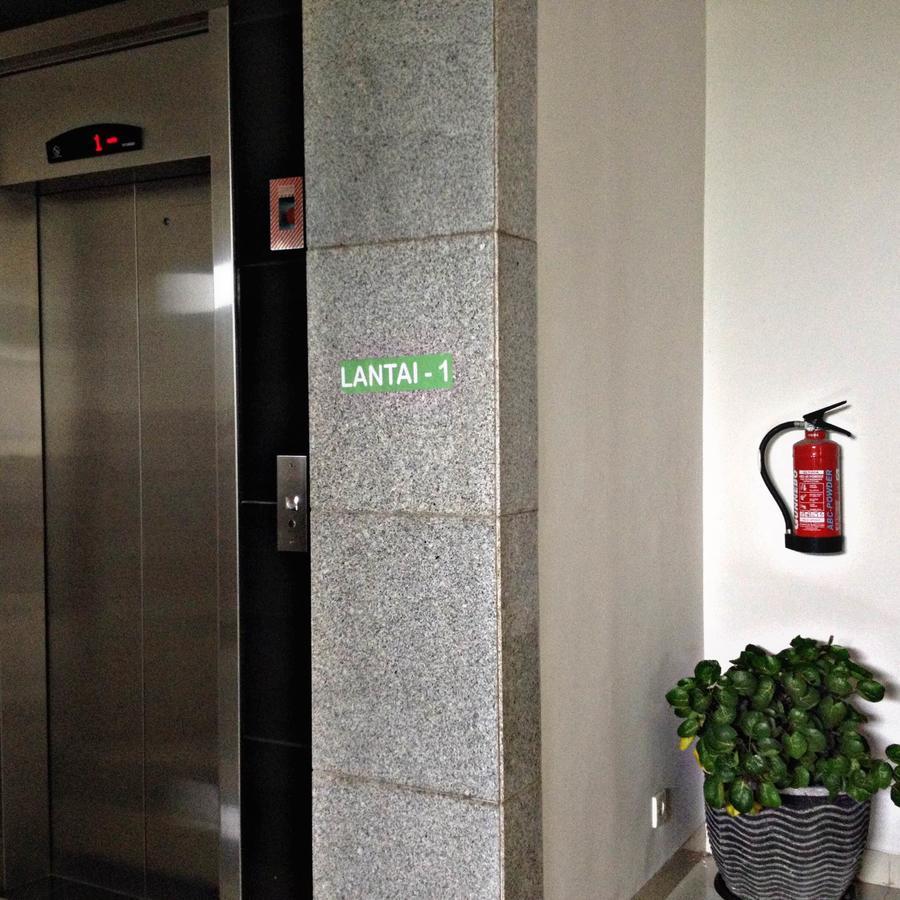 Greensa Inn Surabaya Exterior foto